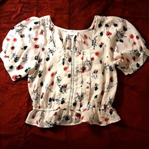 Sienna Sky white floral pintuck top short sleeve:M